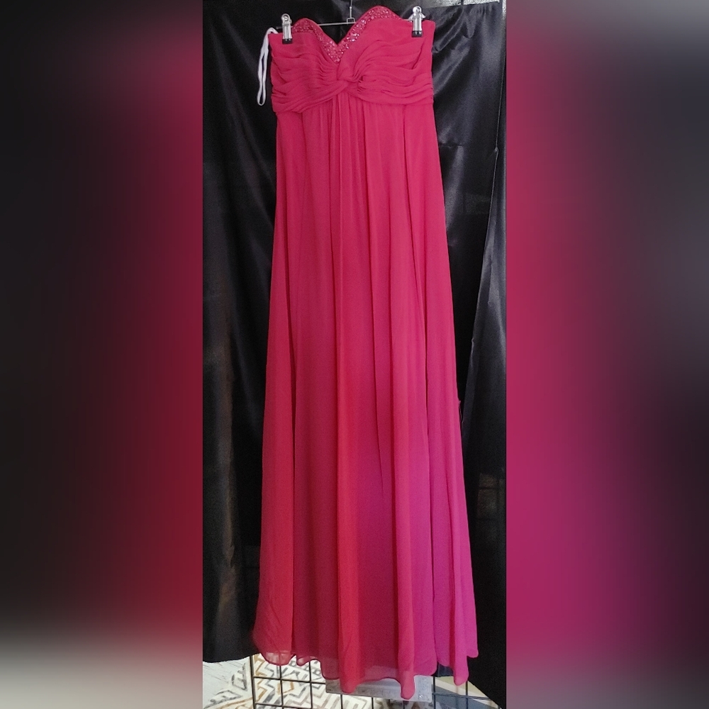 David's Bridal Pink Strapless Sweetheart Gown Size 2